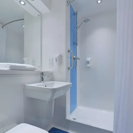 Travelodge Yardley 3*