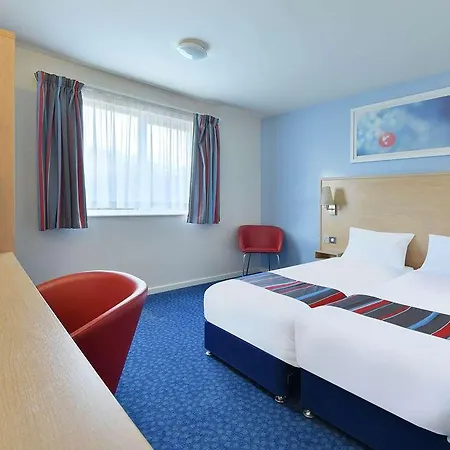 Travelodge Yardley Otel