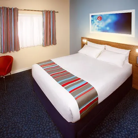 Travelodge Yardley Otel